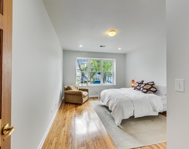 1914 W Chase Avenue - Photo Thumbnail 6