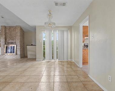 13119 Hollowcreek Park Drive - Photo Thumbnail 7