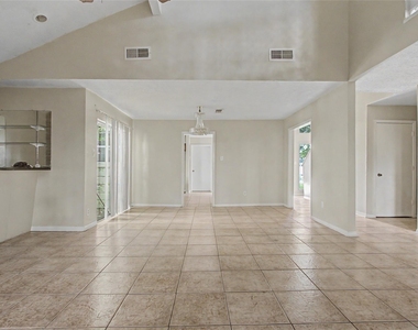 13119 Hollowcreek Park Drive - Photo Thumbnail 6