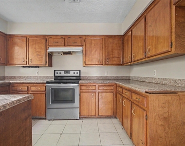 13119 Hollowcreek Park Drive - Photo Thumbnail 10