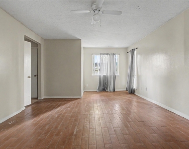 13119 Hollowcreek Park Drive - Photo Thumbnail 13