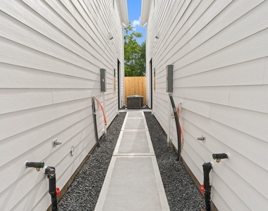 829 Paul Quinn Street - Photo Thumbnail 22