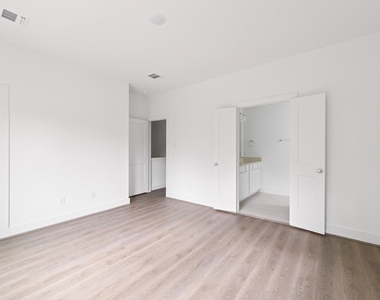 829 Paul Quinn Street - Photo Thumbnail 8