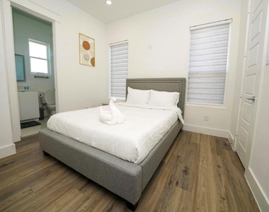 4607 Edmund Street - Photo Thumbnail 14