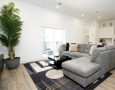 4607 Edmund Street - Photo Thumbnail 6