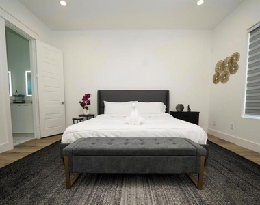 4607 Edmund Street - Photo Thumbnail 8