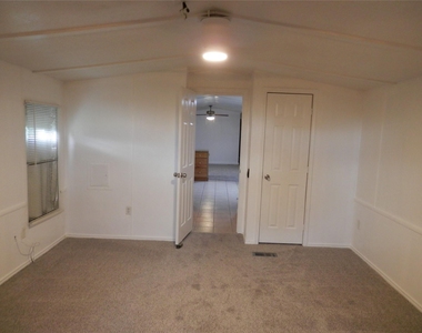 800 29th Street - Photo Thumbnail 3