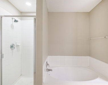 5626 Calm Court - Photo Thumbnail 22
