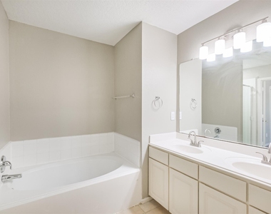 5626 Calm Court - Photo Thumbnail 23