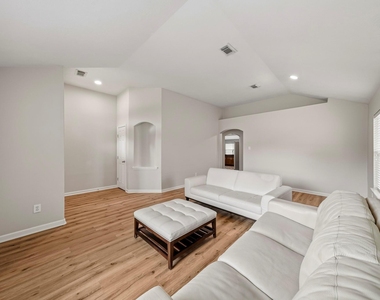 18126 Brightwood Park Lane - Photo Thumbnail 7