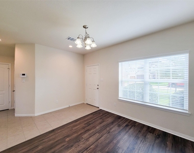 5106 Eagle Falls Lane - Photo Thumbnail 2