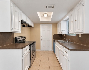 946 Francitas Drive - Photo Thumbnail 23