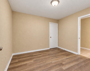 946 Francitas Drive - Photo Thumbnail 8