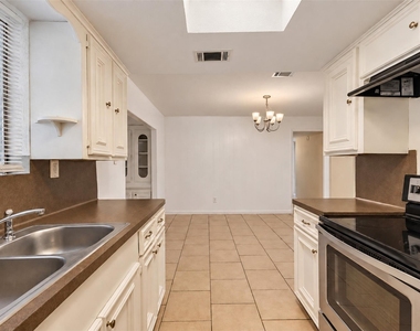 946 Francitas Drive - Photo Thumbnail 5