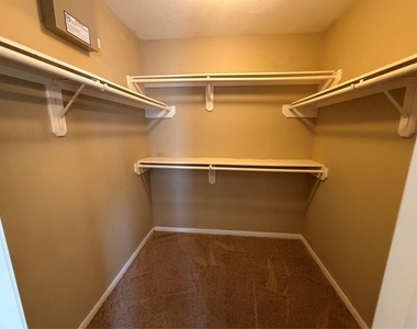 13607 Padgett Drive - Photo Thumbnail 7