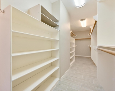 21214 Park Bend Drive - Photo Thumbnail 19