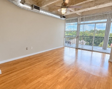 230 W Alabama Street - Photo Thumbnail 7