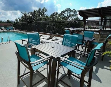 230 W Alabama Street - Photo Thumbnail 5