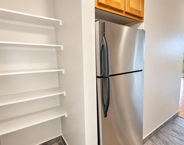 230 W Alabama Street - Photo Thumbnail 14