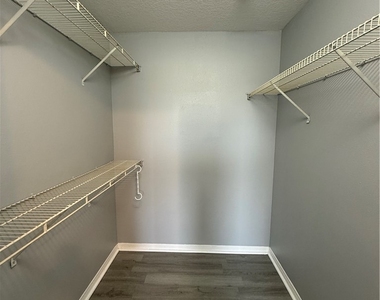 11480 Villa Grand - Photo Thumbnail 5