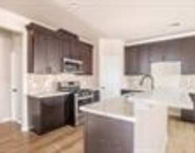 322 Carlos Leal Drive - Photo Thumbnail 9