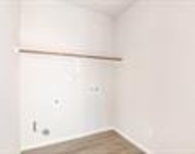 322 Carlos Leal Drive - Photo Thumbnail 13