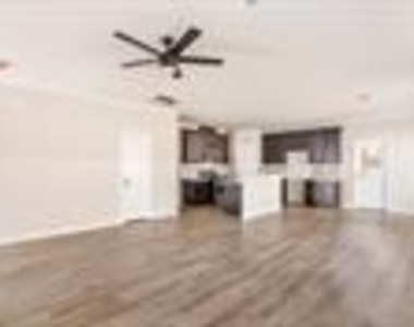322 Carlos Leal Drive - Photo Thumbnail 6