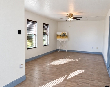 2402 Raymond Street - Photo Thumbnail 3