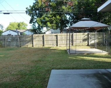 2402 Raymond Street - Photo Thumbnail 15