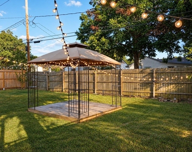 2402 Raymond Street - Photo Thumbnail 14