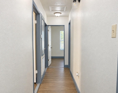 2402 Raymond Street - Photo Thumbnail 9
