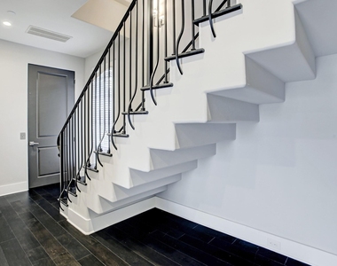 125 Arnold Street - Photo Thumbnail 8