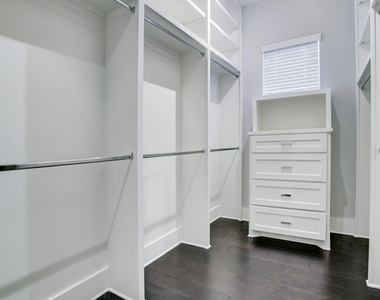 125 Arnold Street - Photo Thumbnail 13