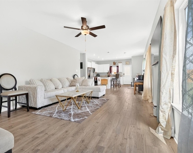 8215 Vanilla Orchid Drive - Photo Thumbnail 6