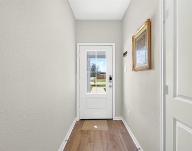 8215 Vanilla Orchid Drive - Photo Thumbnail 4