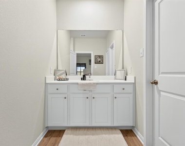 8215 Vanilla Orchid Drive - Photo Thumbnail 24
