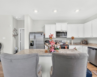 8215 Vanilla Orchid Drive - Photo Thumbnail 12