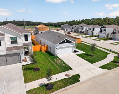 8215 Vanilla Orchid Drive - Photo Thumbnail 3