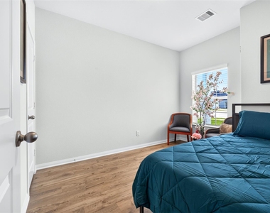 8215 Vanilla Orchid Drive - Photo Thumbnail 15