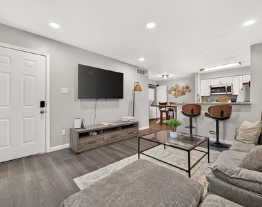 10001 Westpark Drive - Photo Thumbnail 6
