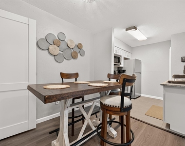 10001 Westpark Drive - Photo Thumbnail 12
