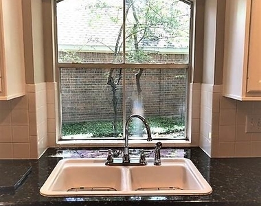 14 Tethered Vine Place - Photo Thumbnail 6