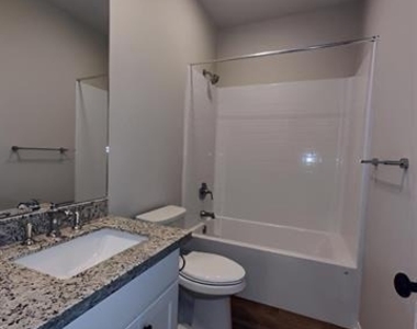 5670 Shadowbend Circle W - Photo Thumbnail 16
