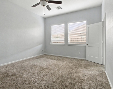 7035 Coneflower Creek Court - Photo Thumbnail 16