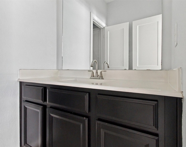 7035 Coneflower Creek Court - Photo Thumbnail 20