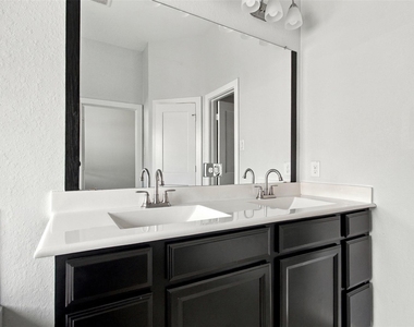 7035 Coneflower Creek Court - Photo Thumbnail 14