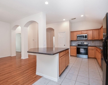 18006 Willow Cliff Lane - Photo Thumbnail 8