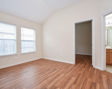 18006 Willow Cliff Lane - Photo Thumbnail 16