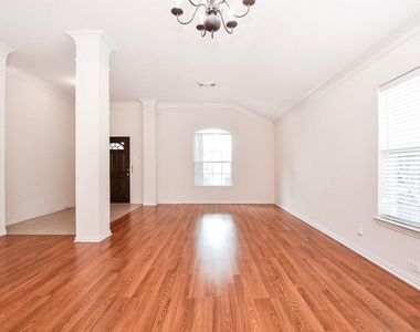 18006 Willow Cliff Lane - Photo Thumbnail 4