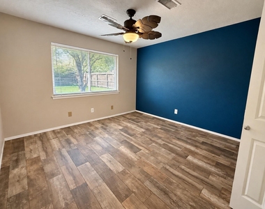 21311 Greenham Drive - Photo Thumbnail 8